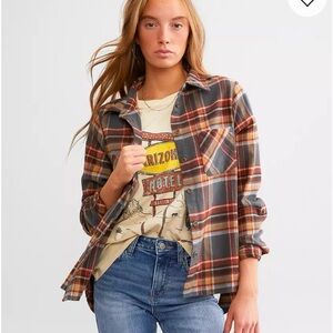 Buckle BKE Multicolor Plaid Shirt. Small.